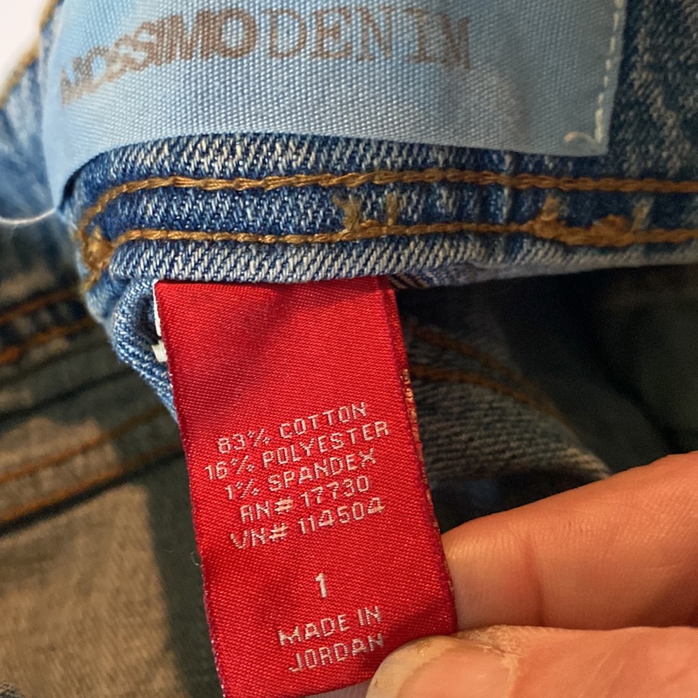 NWT & Vintage Mossimo Distressed Capri Jeans - Picture 7 of 9